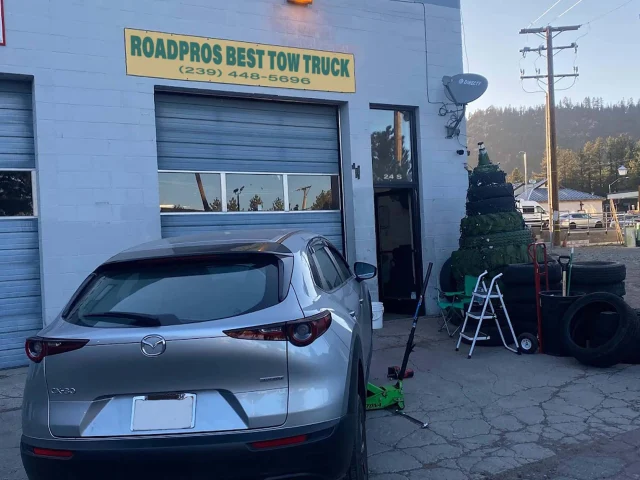 RoadPros Best Tow Truck shop at 24 S Flagler Ave, Florida City, FL